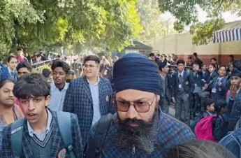 Threat to bomb schools