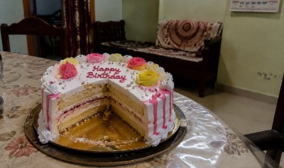 Plaghar Cake